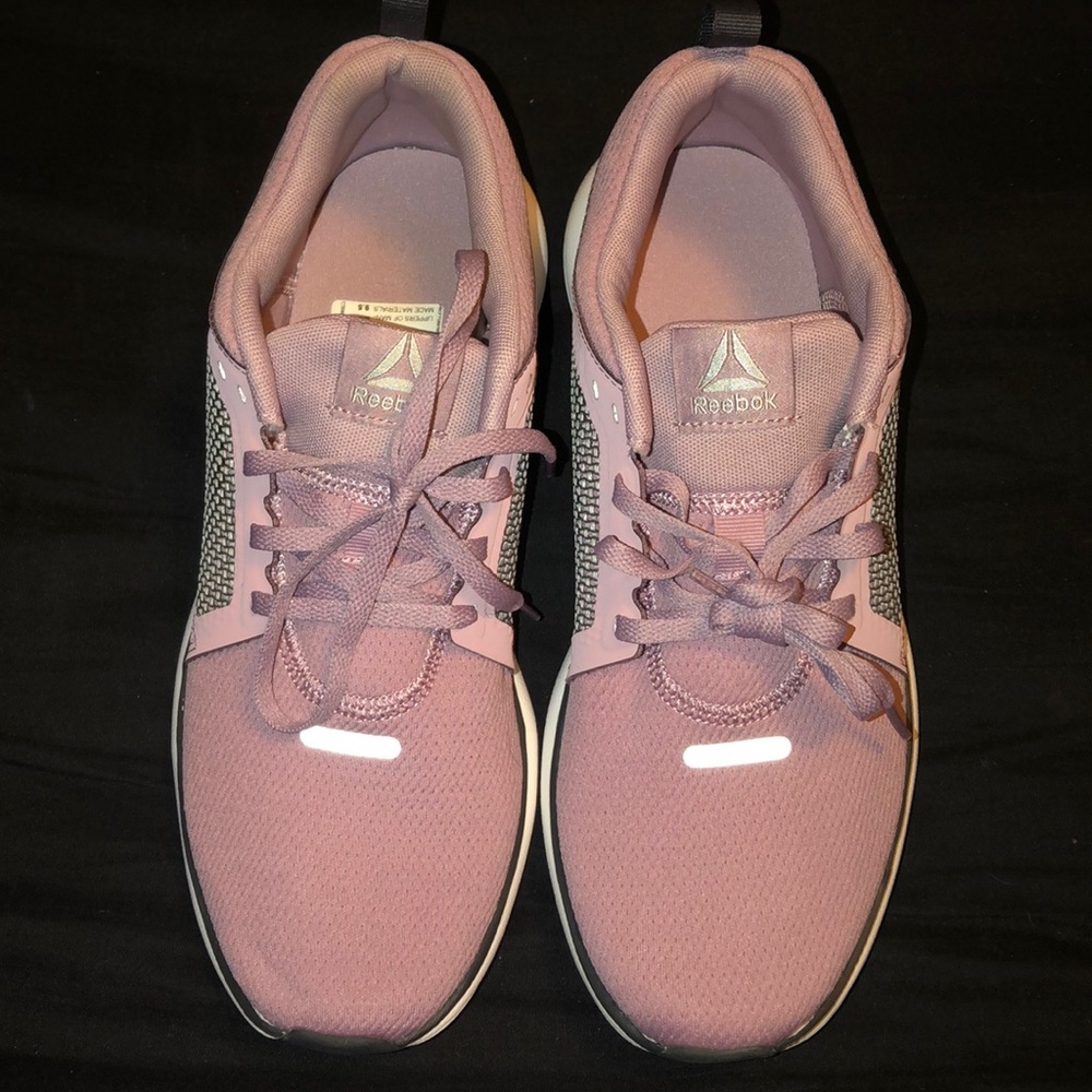 Cute running Reebok🧞♀️ - Picture 2 of 4